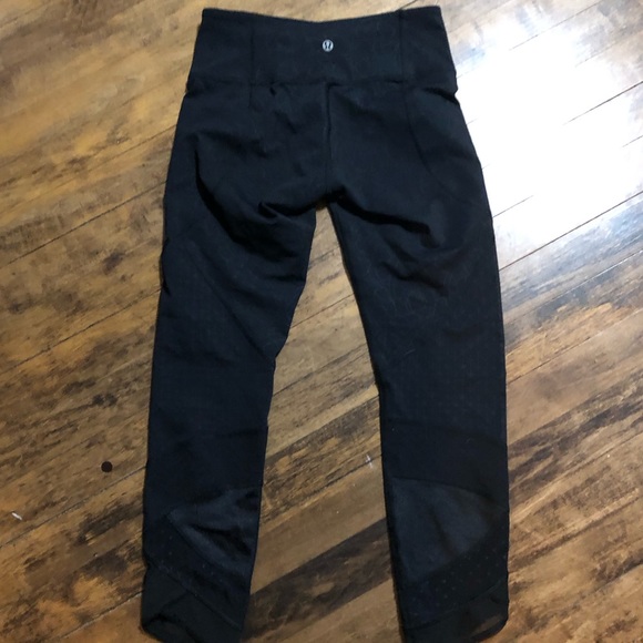 Lululemon Ladies Crops - Picture 3 of 6